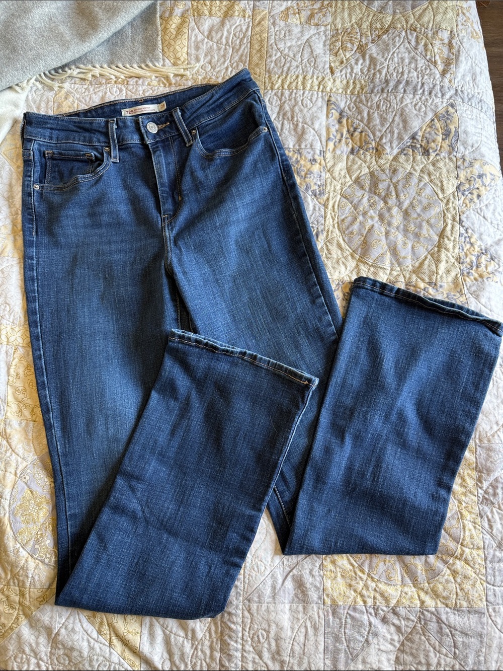 Levi’s Women’s High Rise Bootcut Jeans